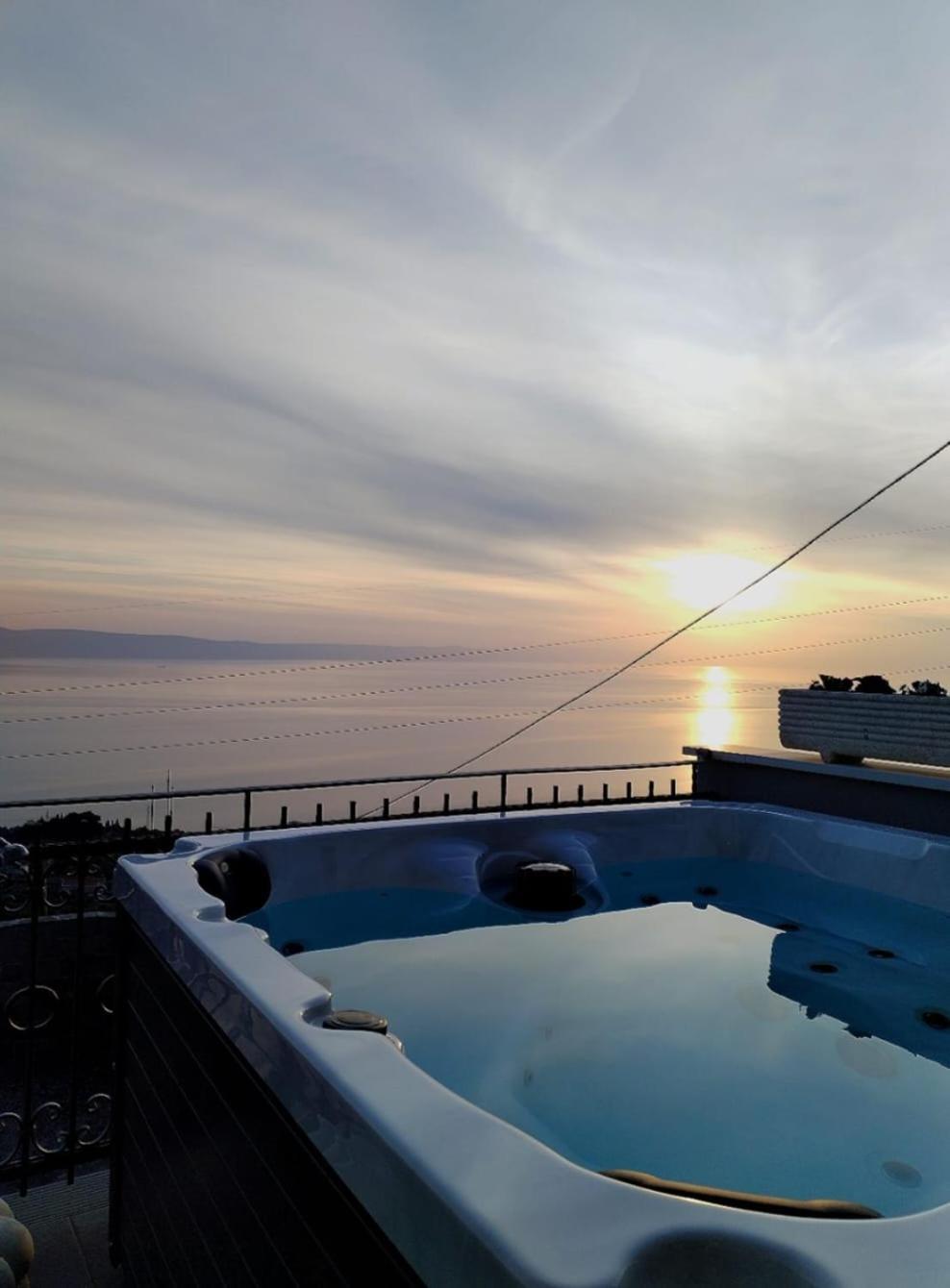 Holliday Home Alida With Jacuzzi Podgora Kültér fotó